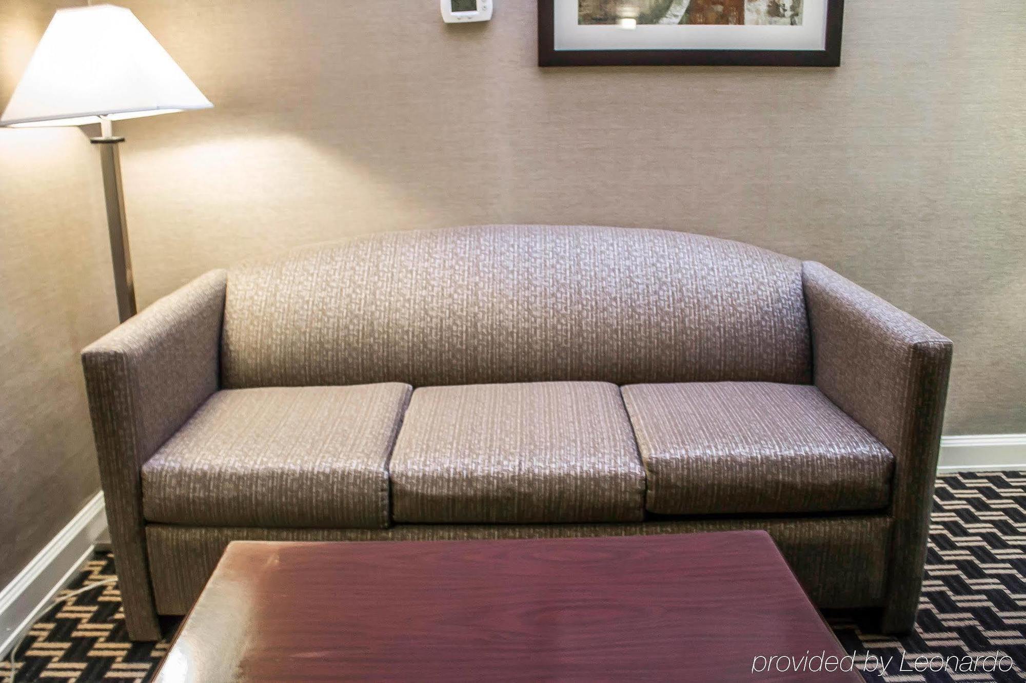 Quality Inn & Conference Center Akron Exteriör bild
