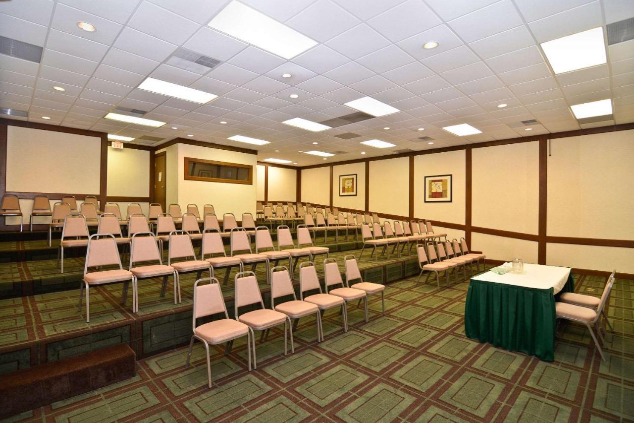 Quality Inn & Conference Center Akron Exteriör bild